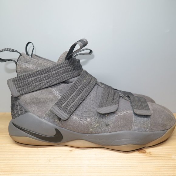 lebron soldier size 7.5